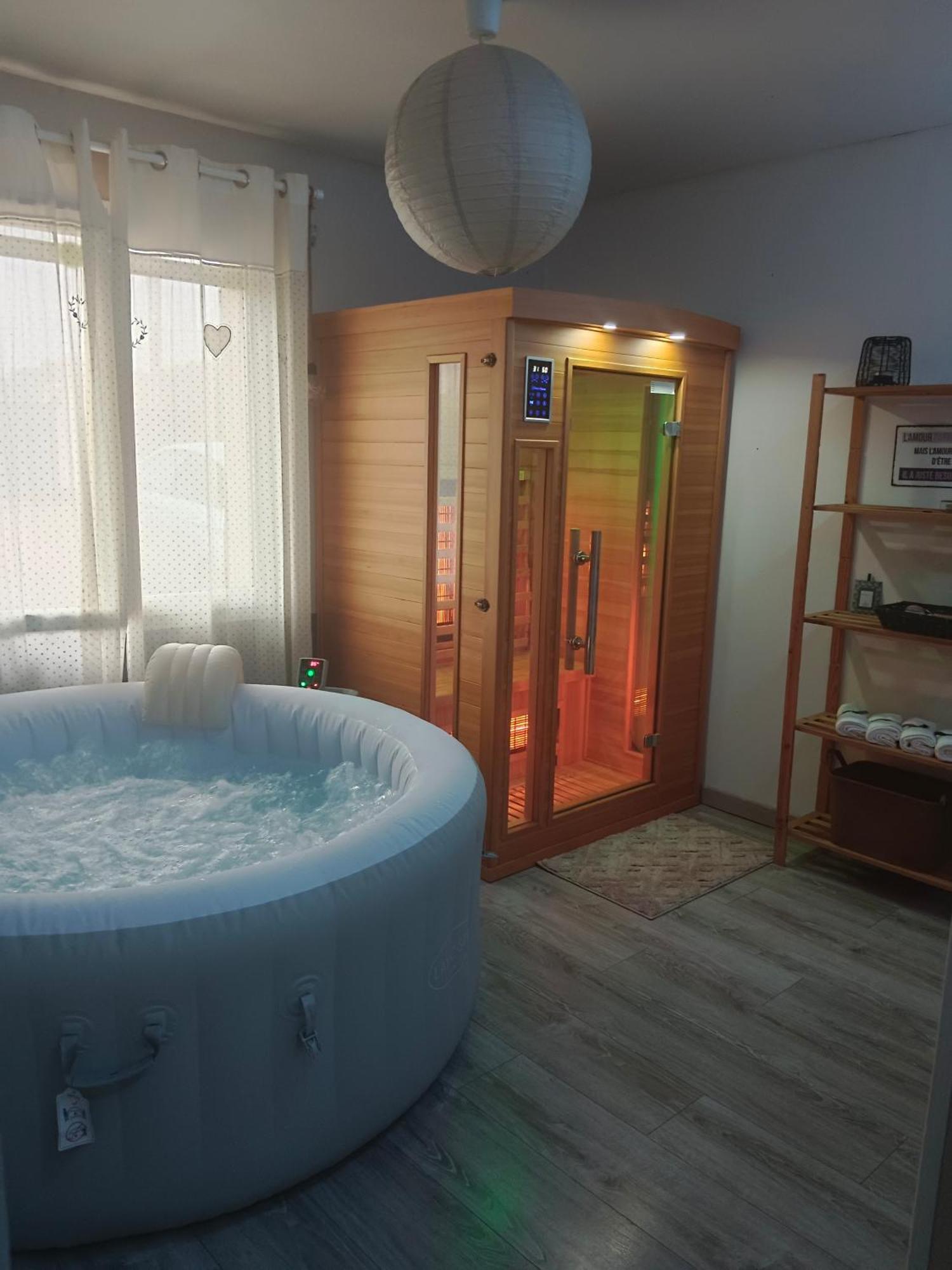 Villa Familiale Avec Spa Et Sauna Saint-Antonin-de-Sommaire Quarto foto